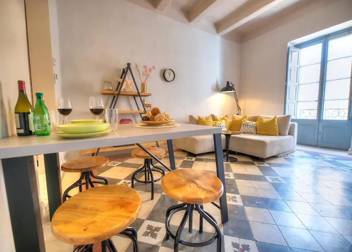 Charming & Traditional Flat In City Center Esch1-2